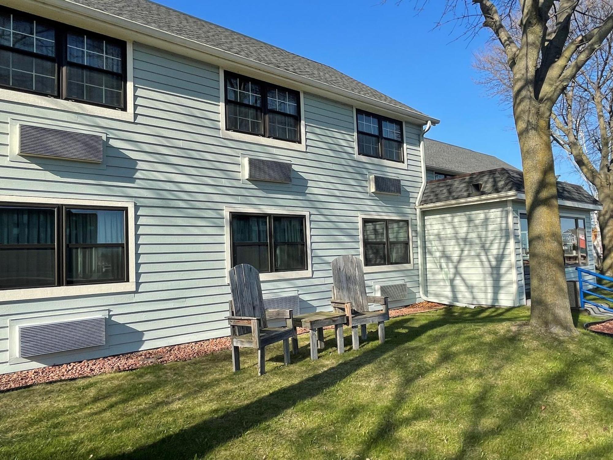 Harbor Winds Hotel (Adults Only) Sheboygan Exterior photo